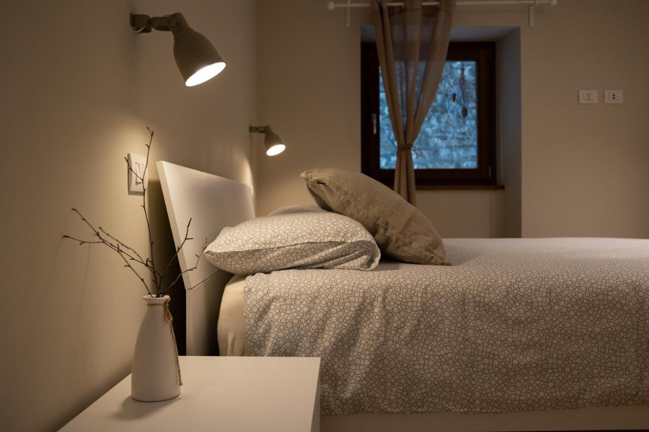 Le Casette Di Rovine Apartment อาออสตา ภายนอก รูปภาพ